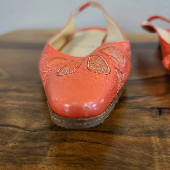 Christian Louboutin Coral Lace Slingback Flats - Picture 3 of 14